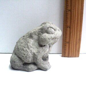 Frog Figurine Vintage Carved Stone Volcanic Rock Gray 2 1/4" High Paperweight